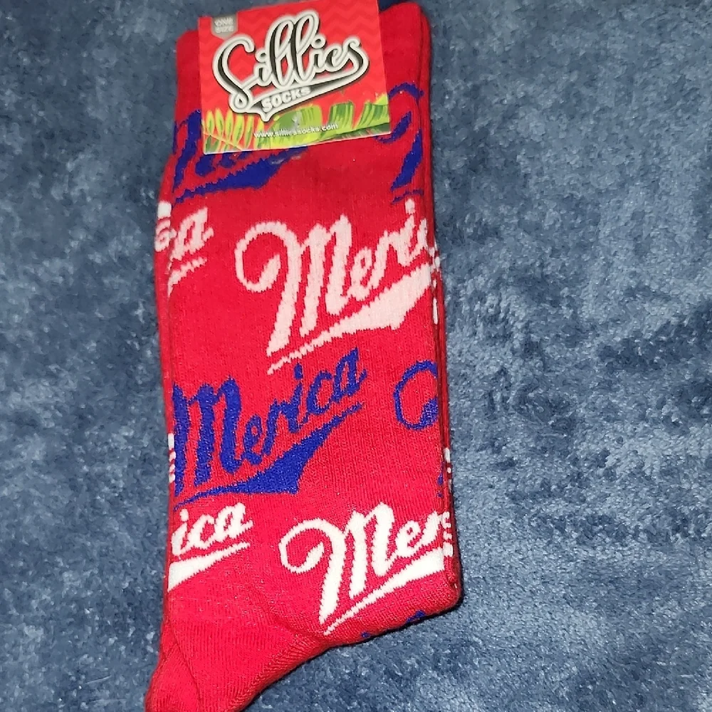 4 For $25 Red and White Casual Socks with Patriotic Designs - Picture 5 of 6